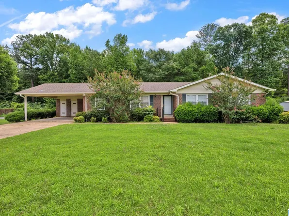 700 Gene Rose St, Sylacauga, AL 35151