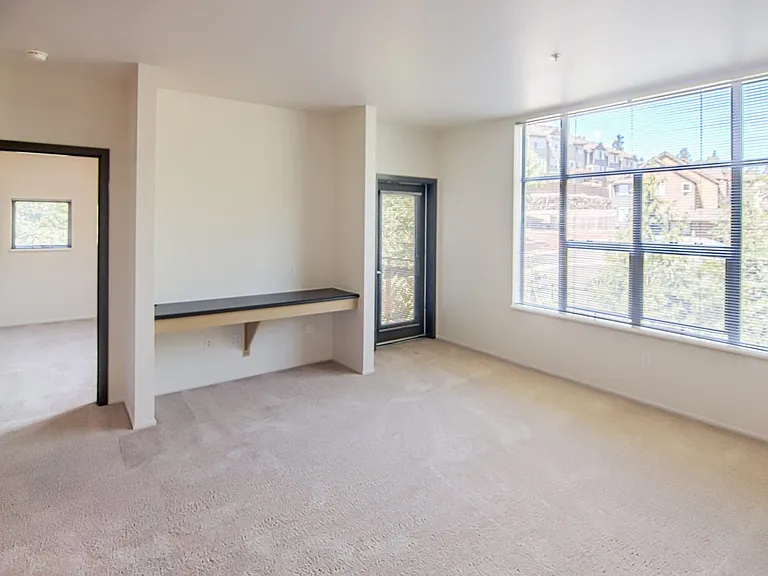 Saffron Apartments — Photo 31