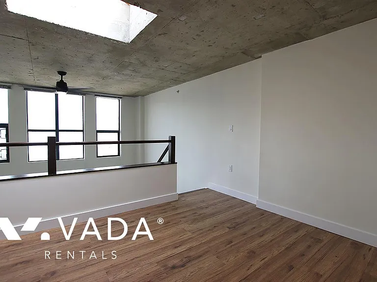 22 Cordova St E #808 — Photo 12