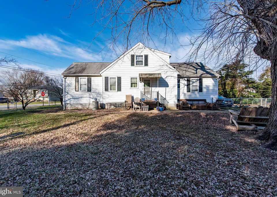1st image of 1044 Bell Ave