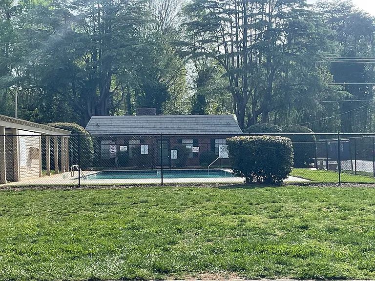 3824 E Country Club Rd — Photo 3