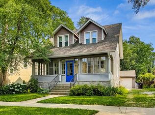 1216 Cleveland St, Evanston, IL 60202