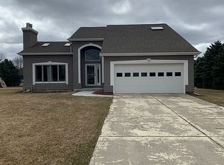 5830 Lou Dr, White Lake, MI 48383