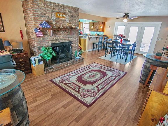 5th image of 126 Clarksdale Cir