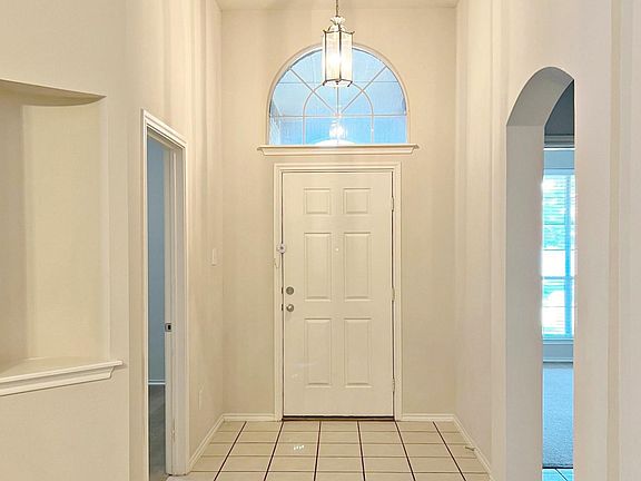 3rd image of 2128 Carlotta Dr
