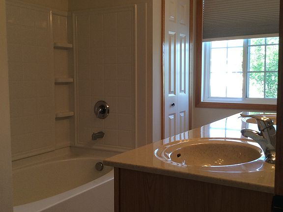 5th image of 15656 Emerald Dr N Unit 2