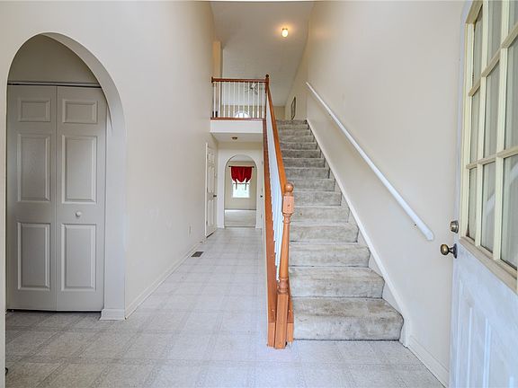 5th image of 156 Sandy Brae Dr