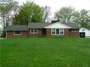 3011 Pinehurst Dr, New Castle, PA 16105