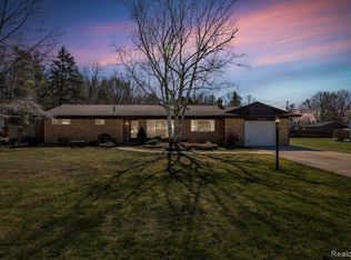 8106 Woodhall Rd, Birch Run, MI 48415