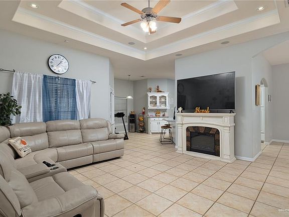 4th image of 3105 Wisteria Dr