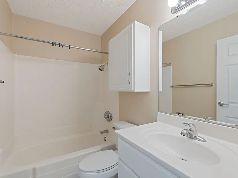 Canyon Estates Apartments — Photo 9