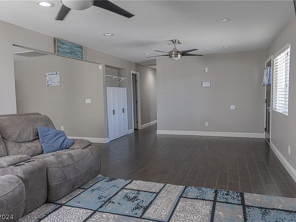 3rd image of 5812 Auborn Ave