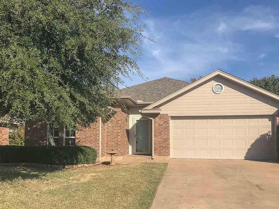 1st image of 516 Callie Ln