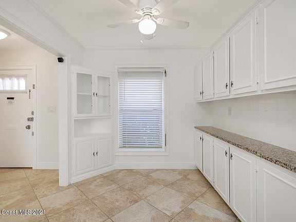 5th image of 915 N Colonial Ct #27