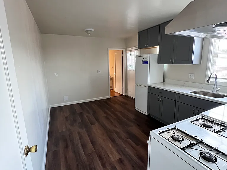 1472 Pacific Ave — Photo 1
