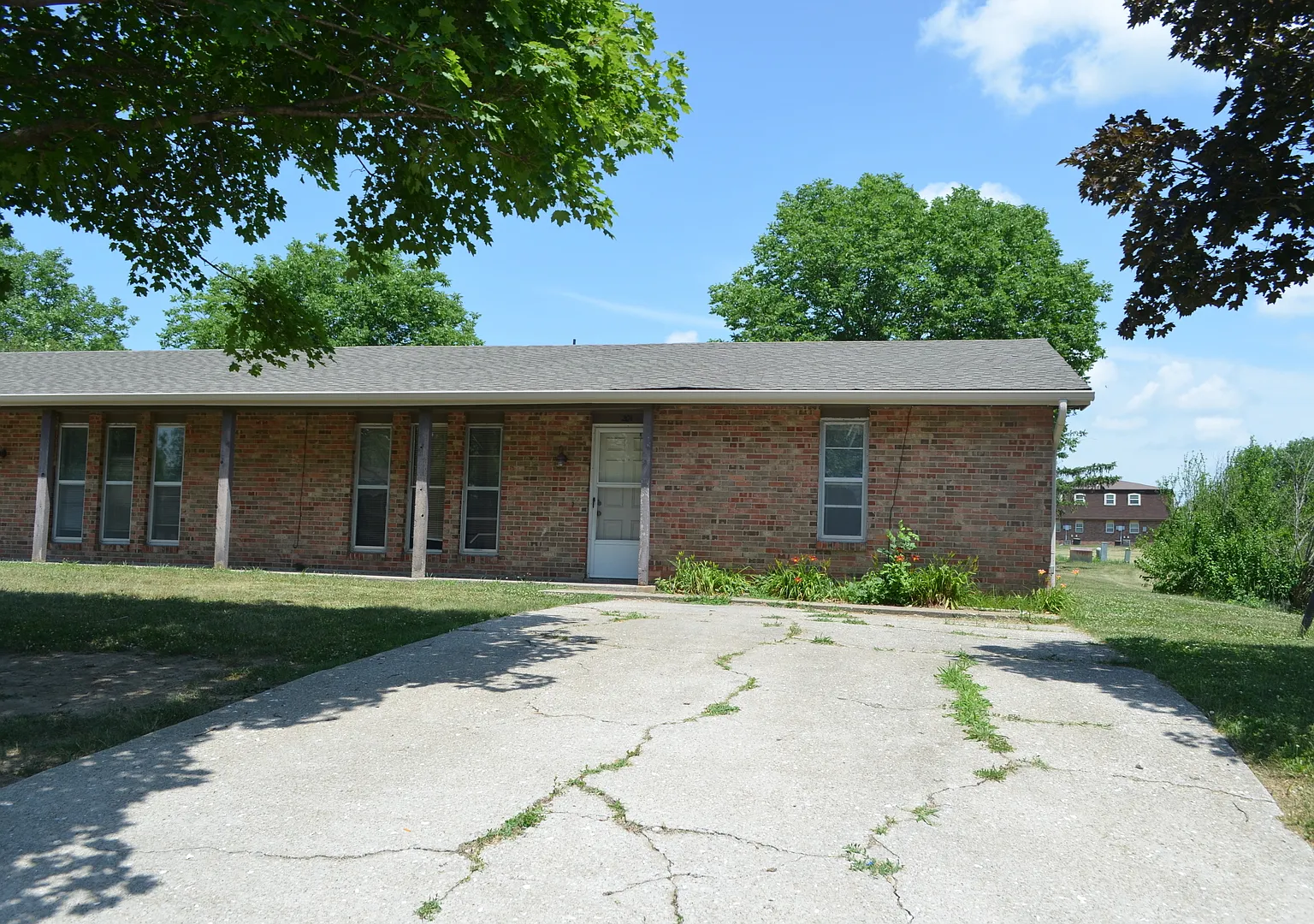 201-203 Maple Grove Way — Photo 1