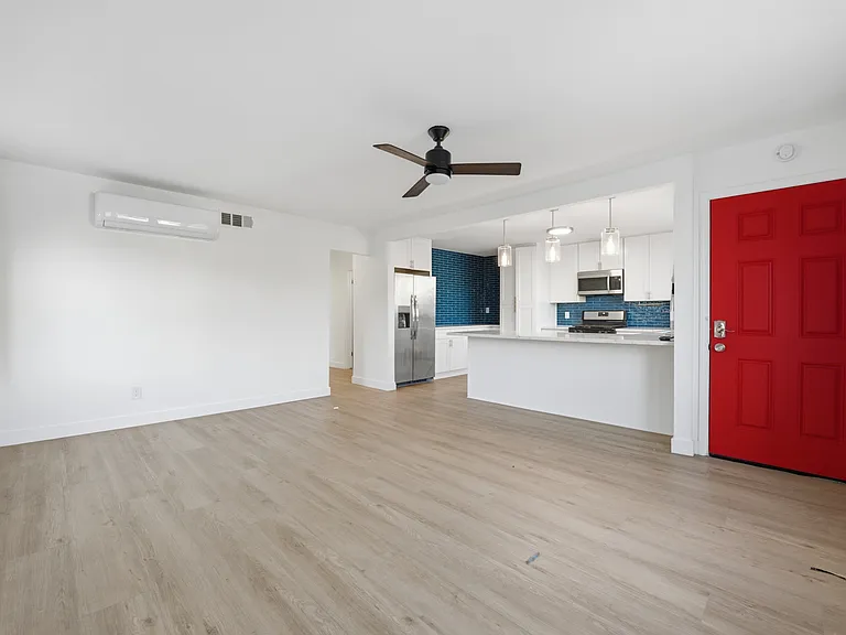 740 Cotton St — Photo 4