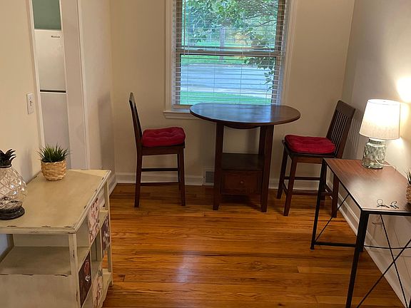 5th image of 2381 Parkwood Ave
