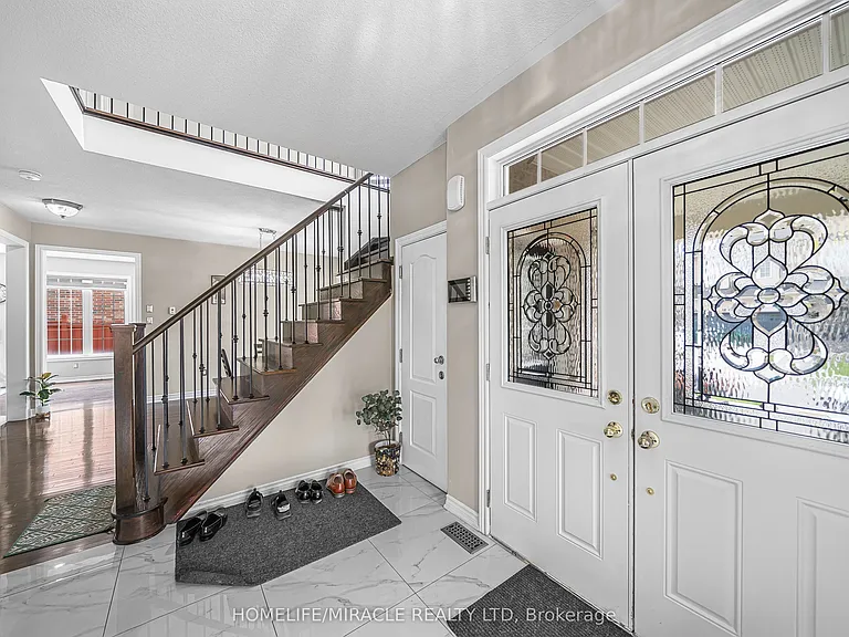 9 Berryfield Way — Photo 8