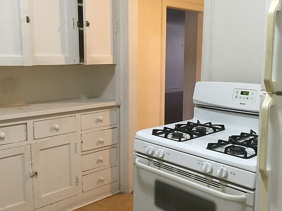 3rd image of 6929 S Crandon Ave APT 1A