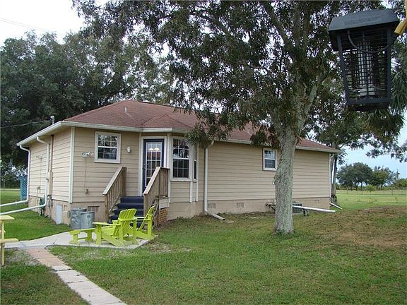 4th image of 2288 SE McClelland Dr