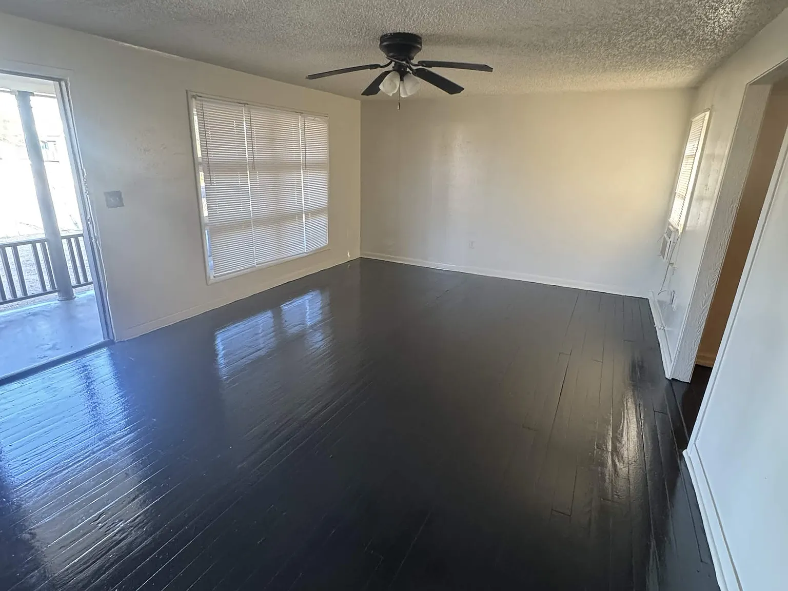 3 bed, 1190 sqft, $1,395 — Photo 3