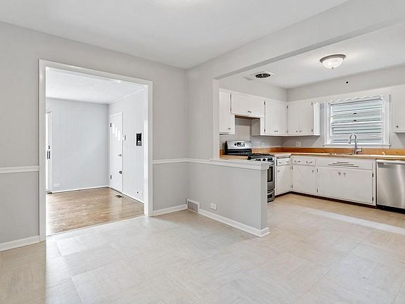 5th image of 300 Central Park Ave