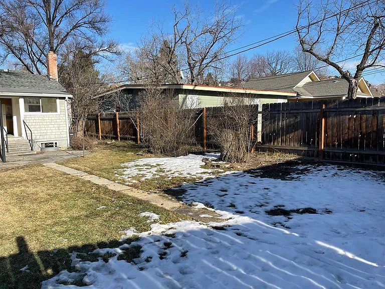 1405 E Washington St — Photo 24