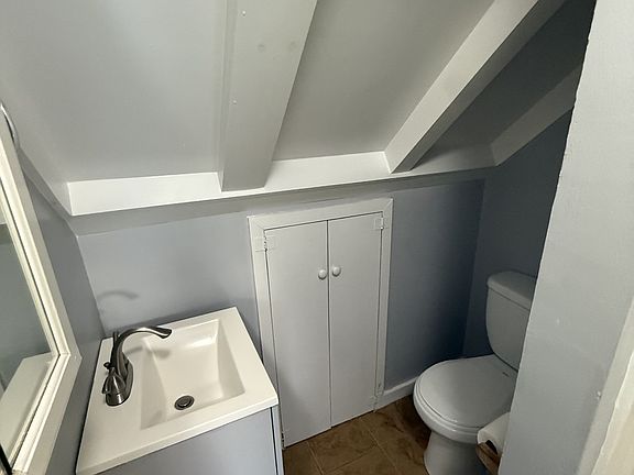 4th image of 64 Pearl St #3