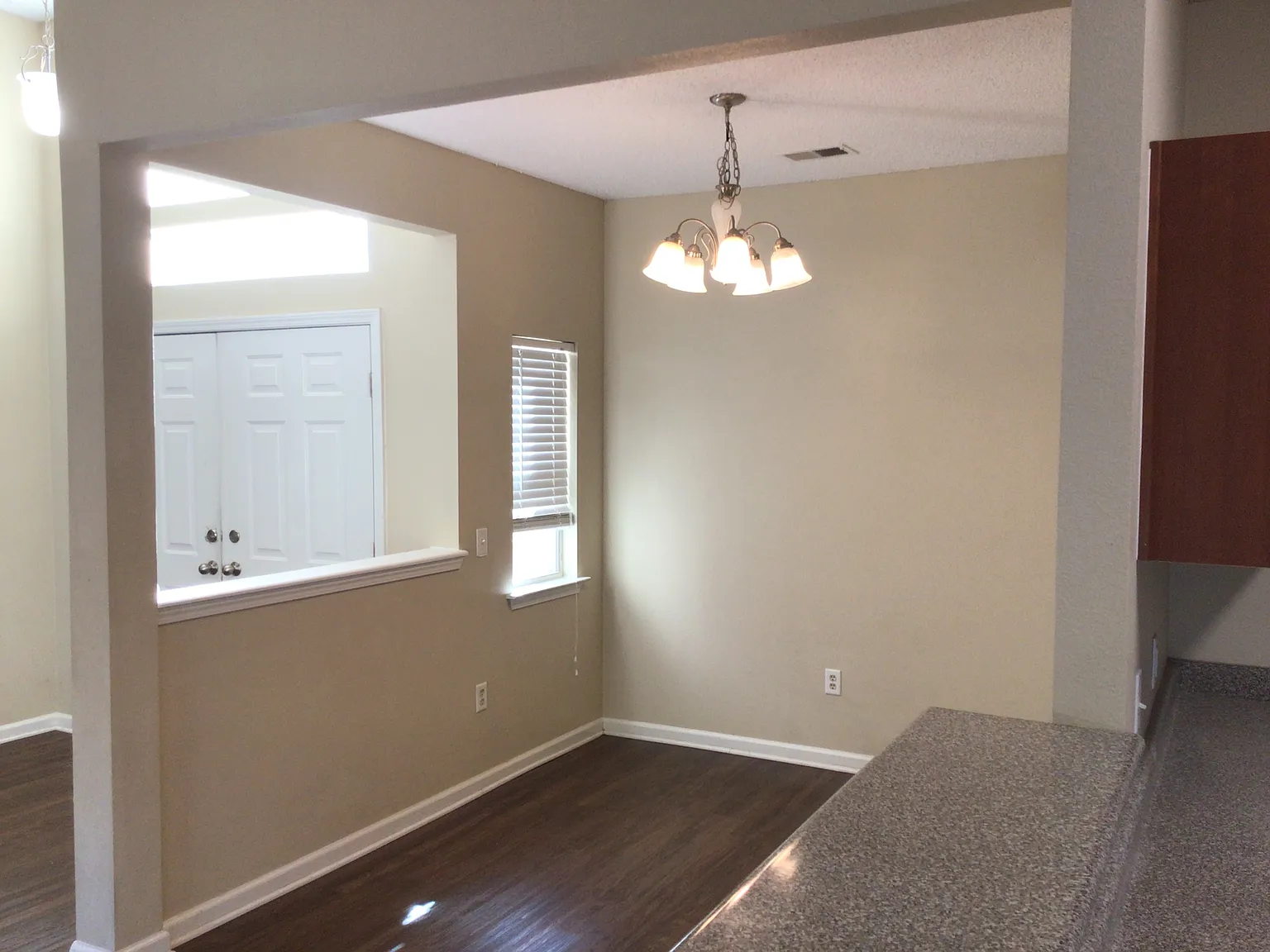 3 bed, 2.0 bath, 1511 sqft, $2,275 — Photo 4