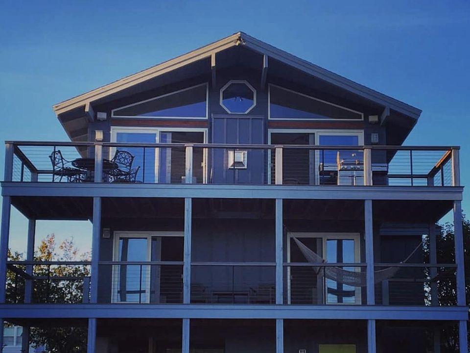 1st image of 136 Henlopen Dr
