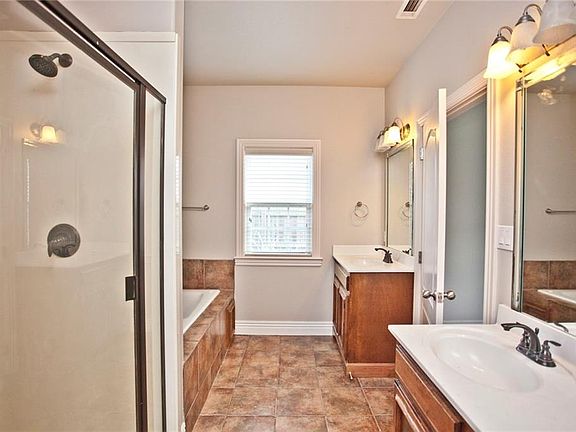 4th image of 4602 SW Chancery St