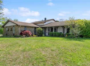 5882 Shady Cove Ln, Dayton, OH 45426