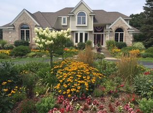 5910 Meadows Dr, Clarkston, MI 48348