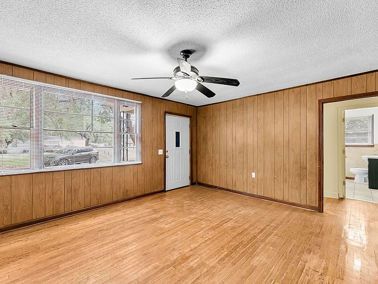 4361 Royal Harbor Rd — Photo 3