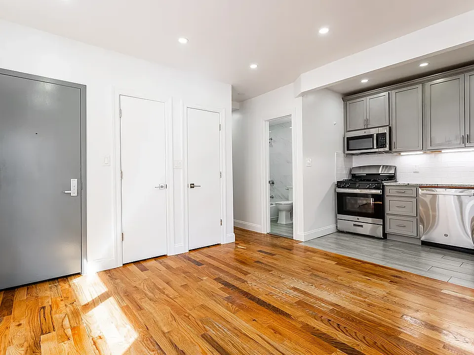 430 McDonald Ave #1A