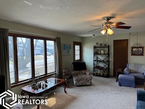 3rd image of 408 King St