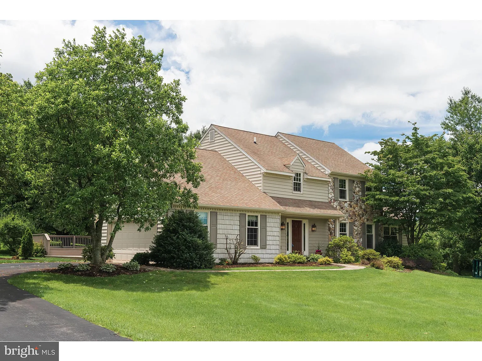 410 Beaumont Cir photo 1