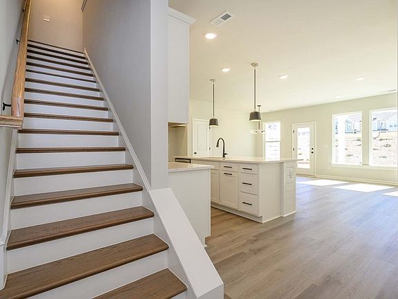 The Thornhurst - Entry