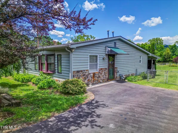 1399 Broad St, Elizabethton, TN 37643