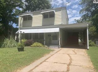 704 E 10th Ave, Hutchinson, KS 67501
