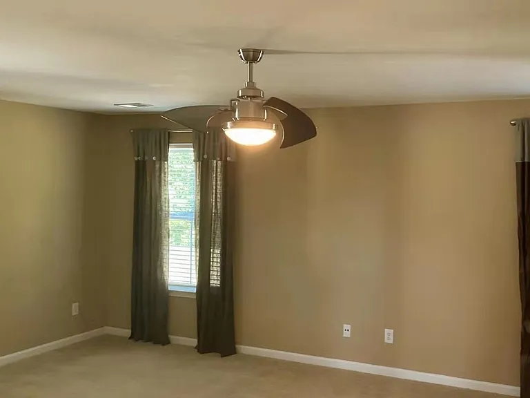 809 Redden Row — Photo 2