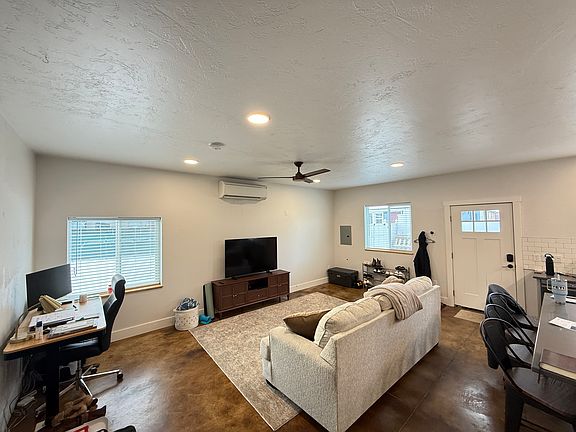 3rd image of 514 W Linden Ave #B