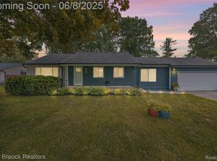500 Colebrook Dr, Troy, MI