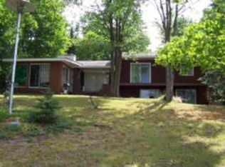 16042 Hiawatha Trl, Atlanta, MI 49709