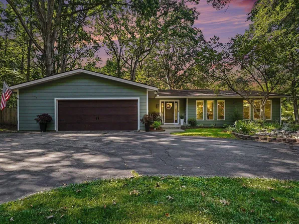 4409 Moorland Dr, Midland, MI 48640