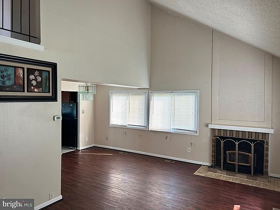 2nd image of 17 Parkhill Ln