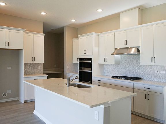 ReveriePalmCoast12JacksonBlue-kitchen