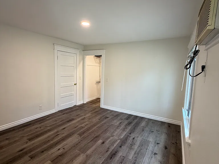 718 Raleigh St — Photo 8