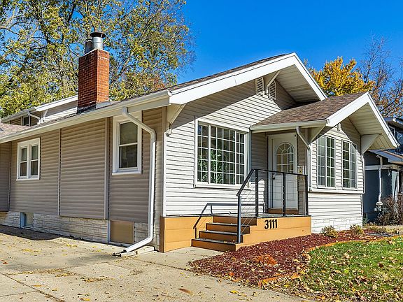 3rd image of 3111 Leado Ave